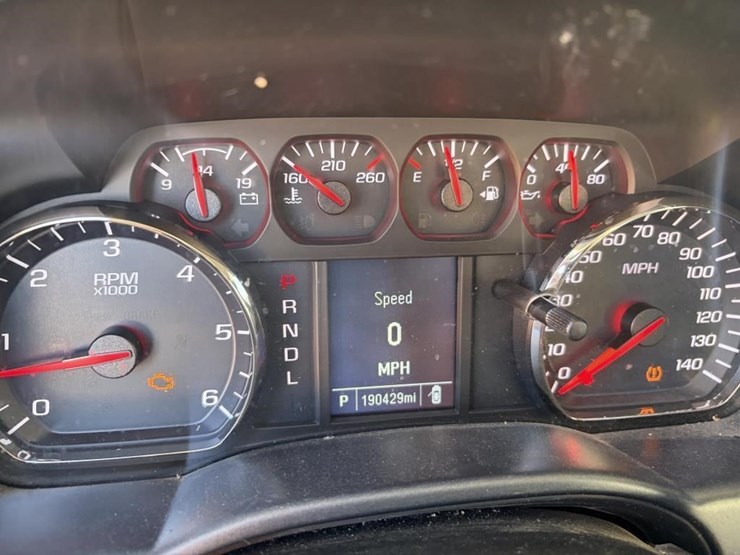 2018-chevrolet-1500-image-12