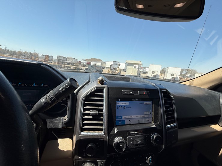 2016-ford-f150-image-40