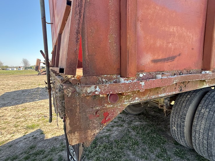 1965-trailmobile-trailer-image-18