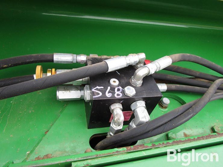 john-deere-568-image-13