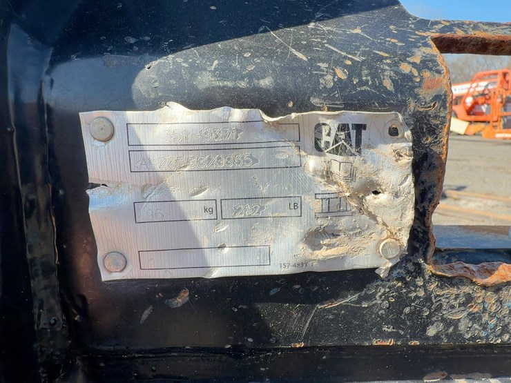 caterpillar-48"-forks-image-5