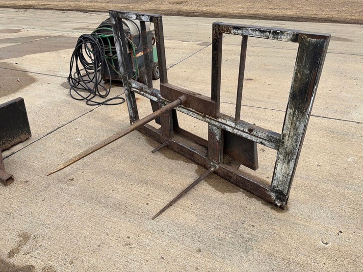 skidloader-quick-tach-bale-spear-image-2