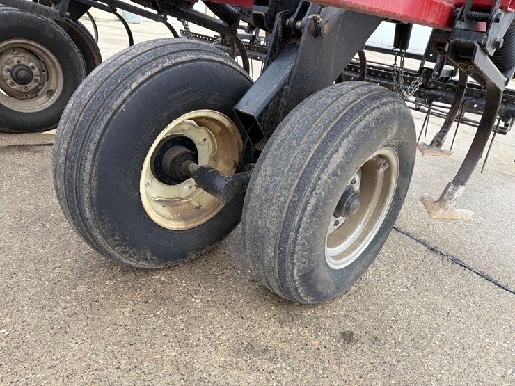 2011-case-ih-200-image-21