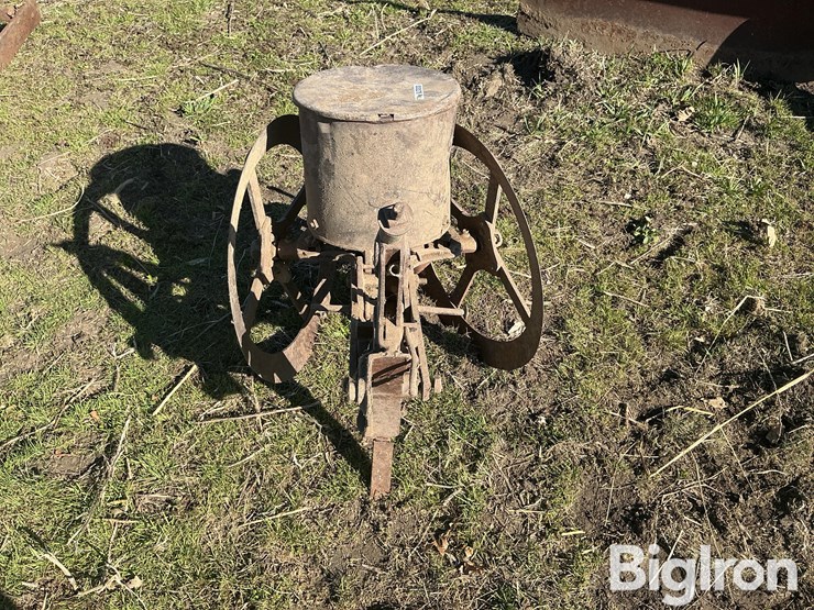 1-row-planter-image-2