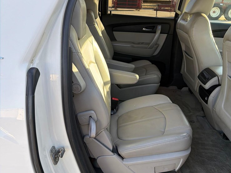 2010-gmc-acadia-slt-image-42