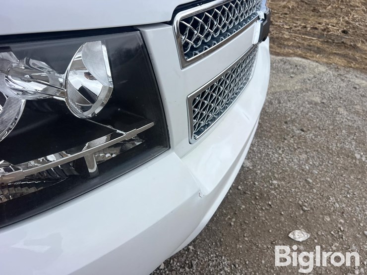 2007-chevrolet-suburban-image-15