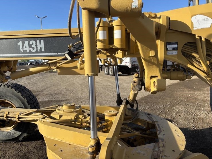 2006-caterpillar-143h-motor-grader-image-12