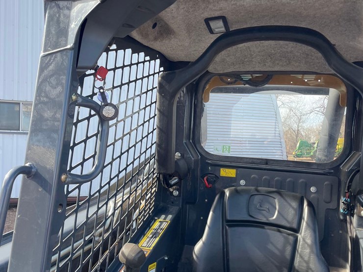 2017-deere-320e-image-26