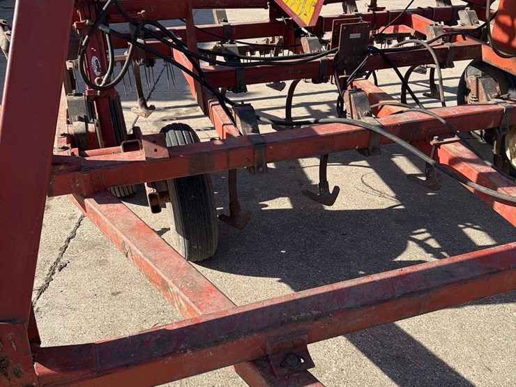 hesston-2210-image-5