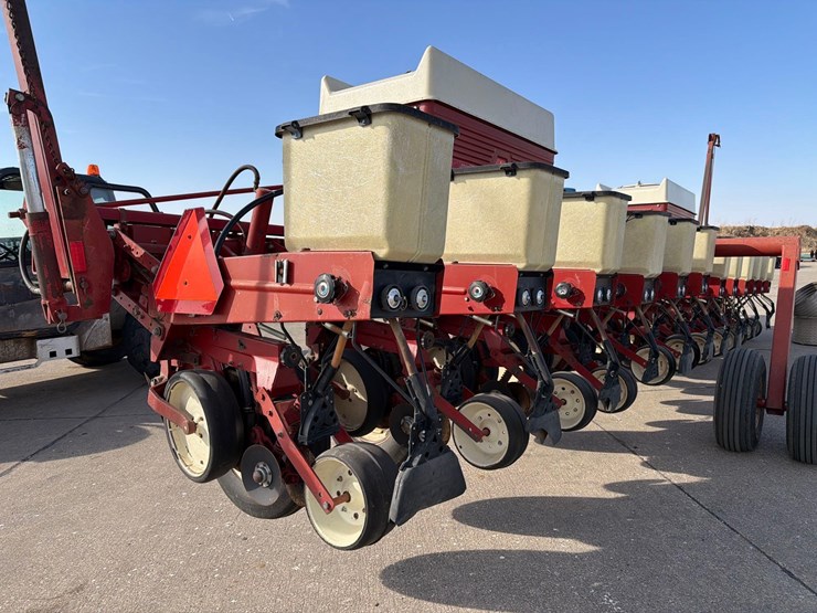 international-800-image-24