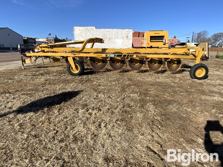 2022-vermeer-vr1428-image-8