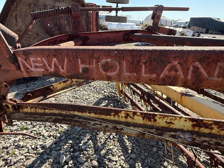 new-holland-256-image-17