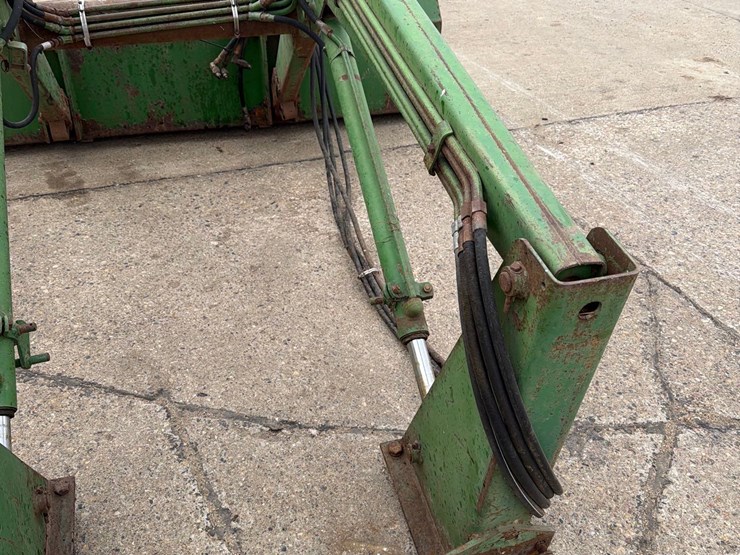 john-deere-148-image-5