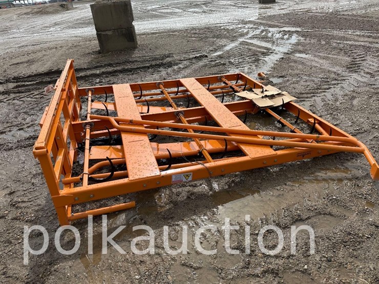 hay-accumulator-grapple---8-10-sq-bales-image-1