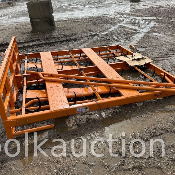 HAY ACCUMULATOR GRAPPLE - 8-10 SQ BALES