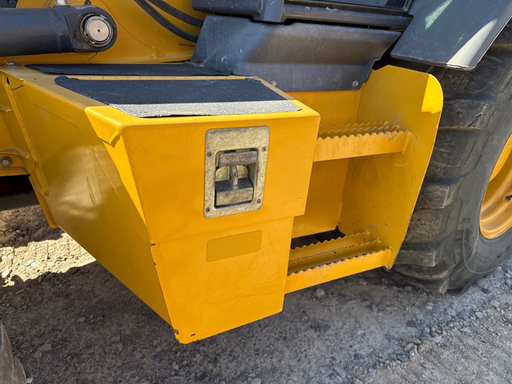 2024-deere-320-p-tier-image-29