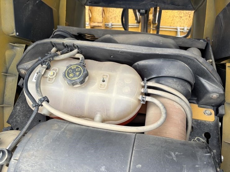 2017-deere-210lep-image-27