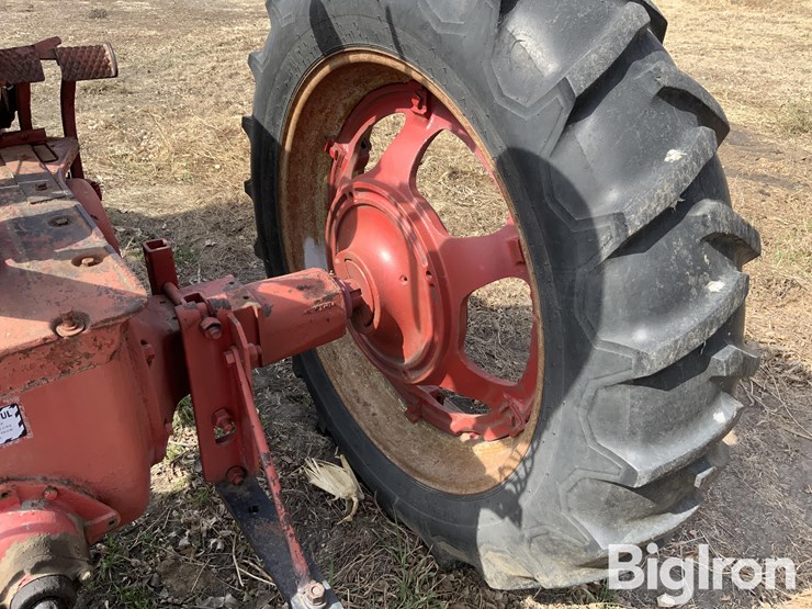 1944-farmall-m-2wd-tractor-image-16