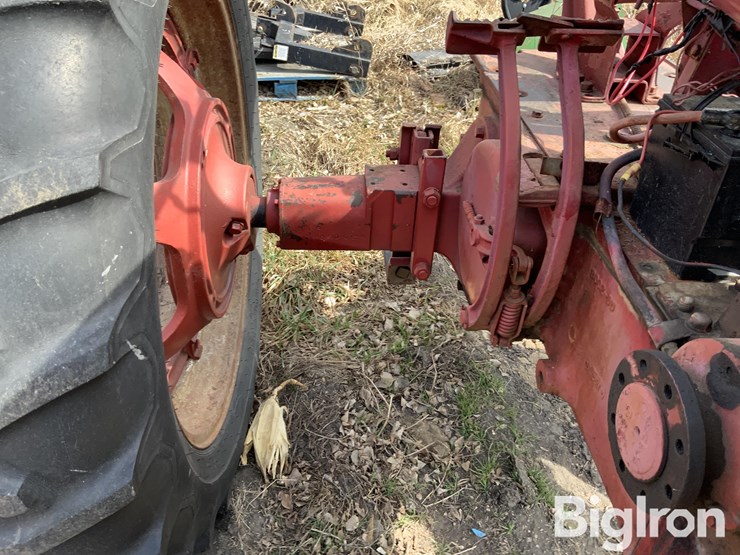 1944-farmall-m-2wd-tractor-image-9