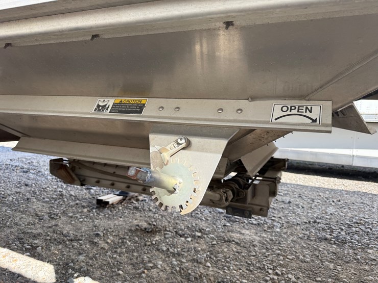 2022-wilson-hopper-bottom-image-28