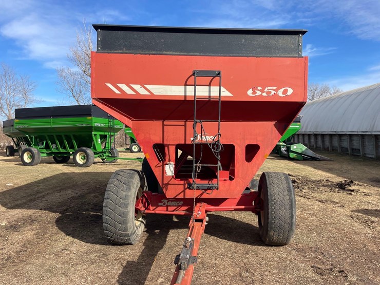 demco-650bu-posi-flow-gravity-wagon—1-owner-image-2
