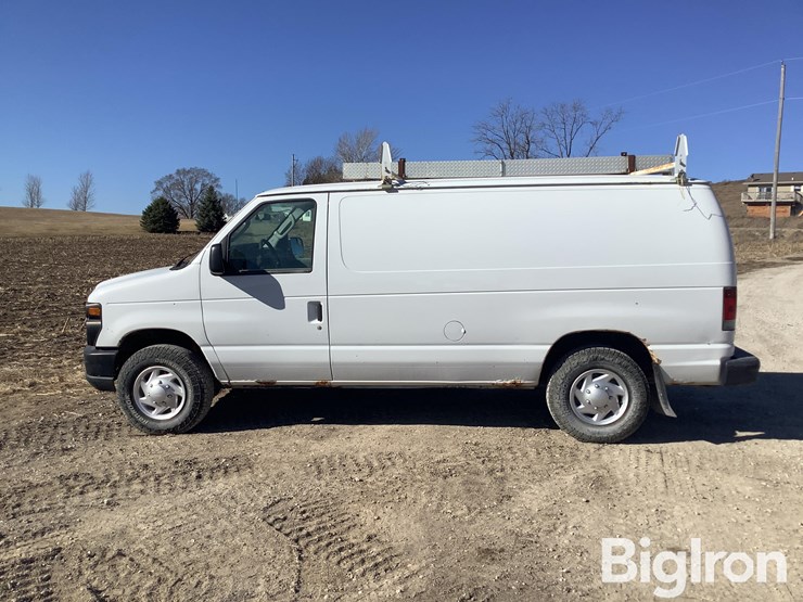 2013-ford-e250-image-8