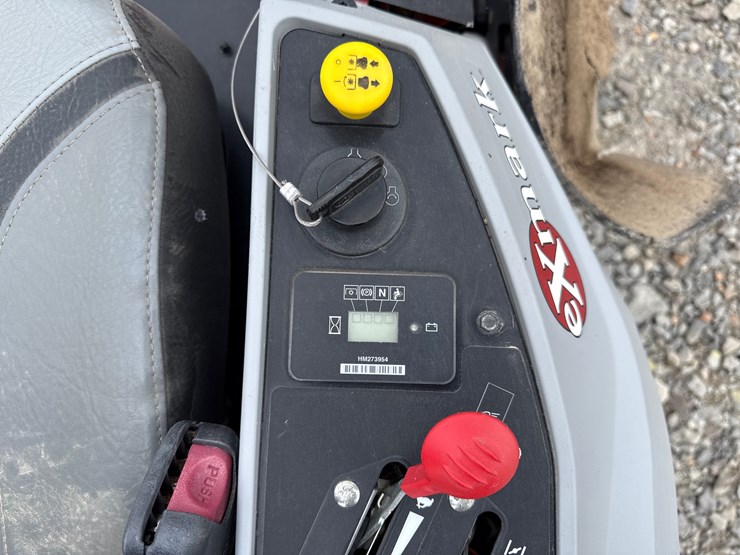 #15-•-ex-mark-e-series-radius-zero-turn-mower-403184477-inv#33267-image-16