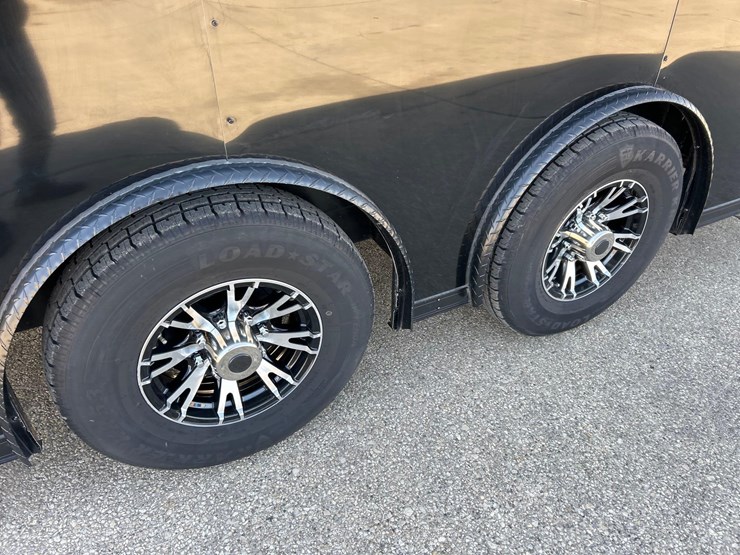 like-new--2025-steel-pines-cargo-llc-8-1/2ft-x-24ft-bumper-hitch-enclosed-trailer--1-owner-image-18