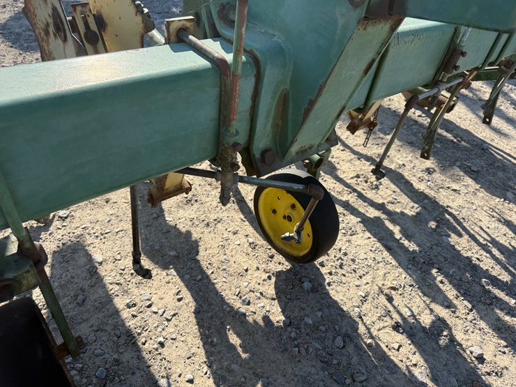 john-deere-31-image-45