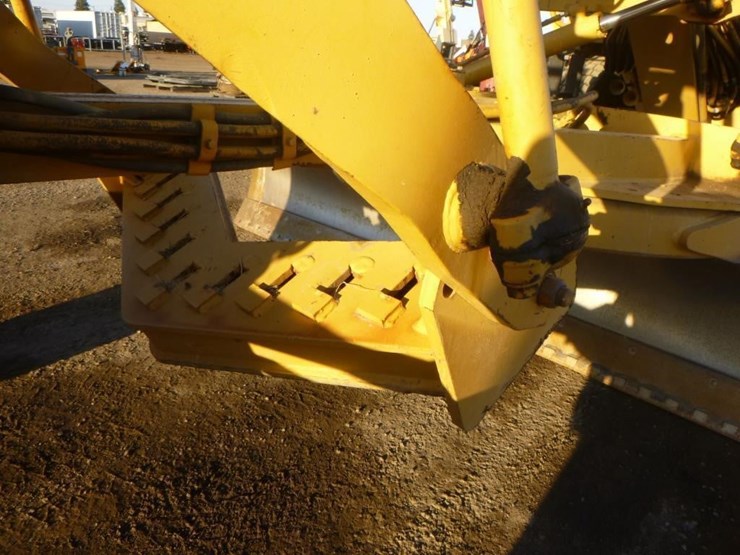 2006-caterpillar-143h-image-15