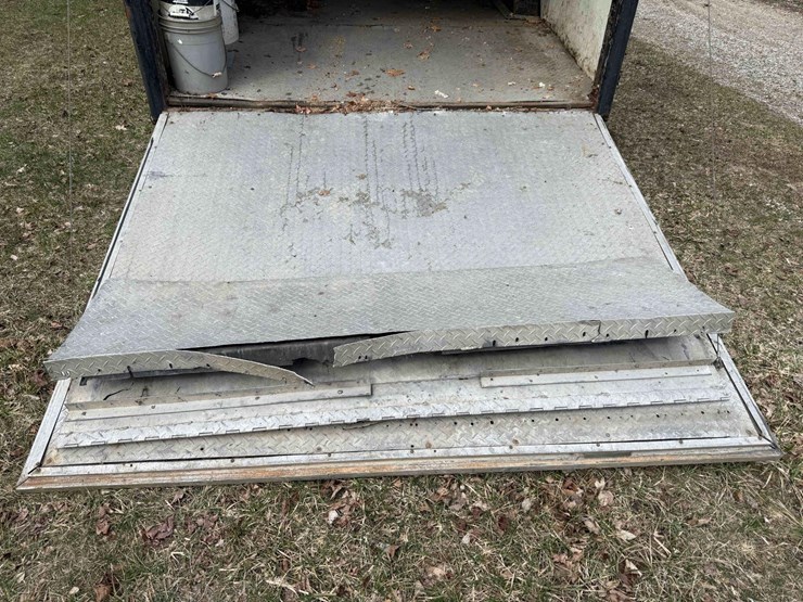 18’-cargo-trailer-image-21