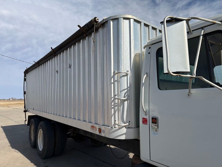 1990-international-4900-image-20