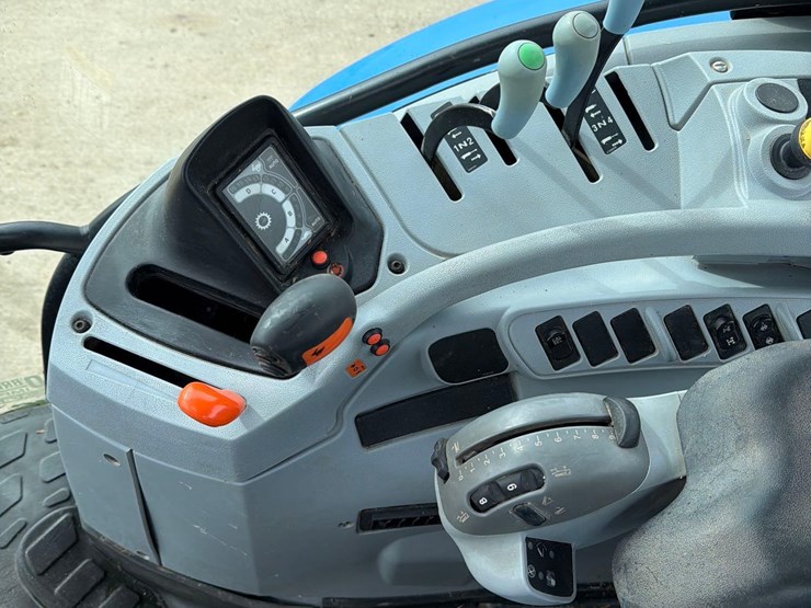 2011-new-holland-t6030-plus-image-40