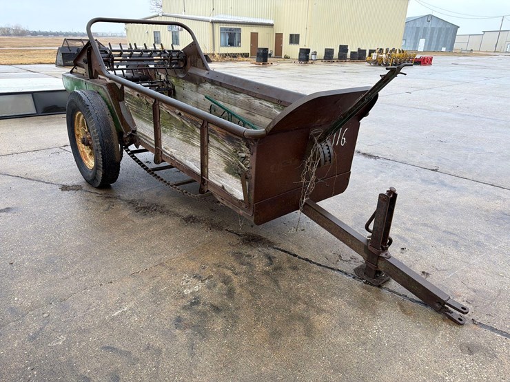 john-deere-10ft-manure-spreader-image-2