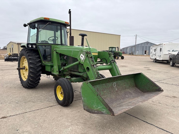 john-deere-4030-image-2