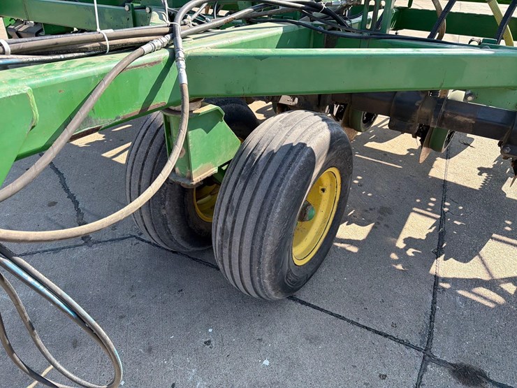 john-deere-750-image-13