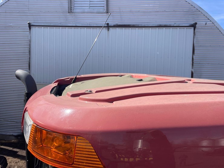 2013-case-ih-l765-image-52