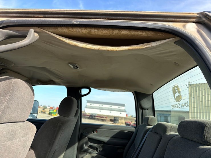 2005-chevrolet-k2500-image-30