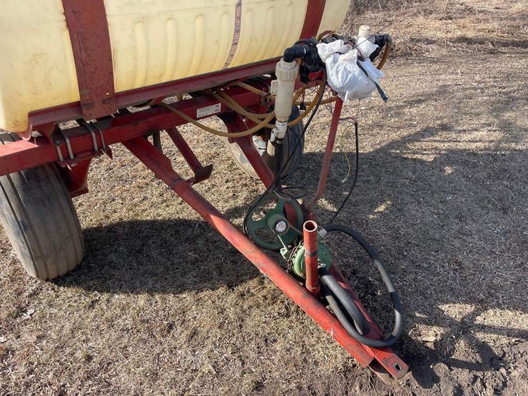 400-gallon-pull-type-sprayer-image-10