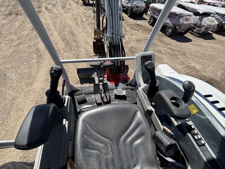 2020-takeuchi-tb230-image-28