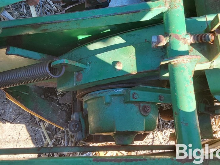 1982-john-deere-220-image-11