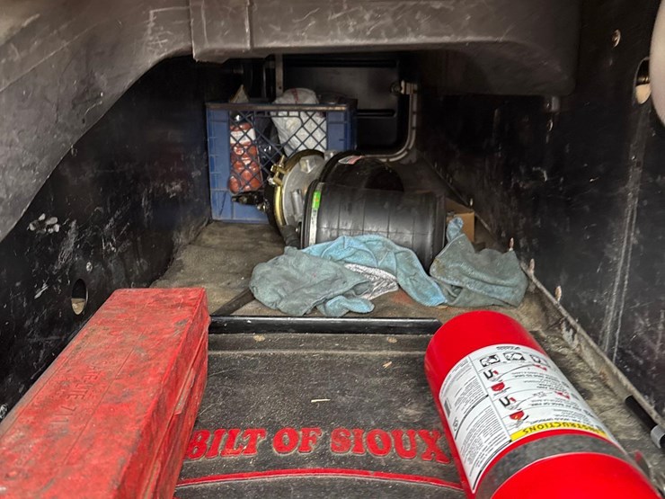 2016-peterbilt-389-image-52