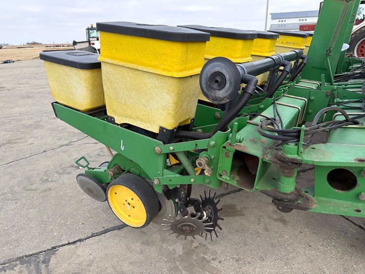 john-deere-7200-image-15