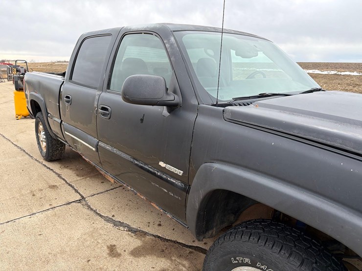 2004-chevrolet-2500-image-16