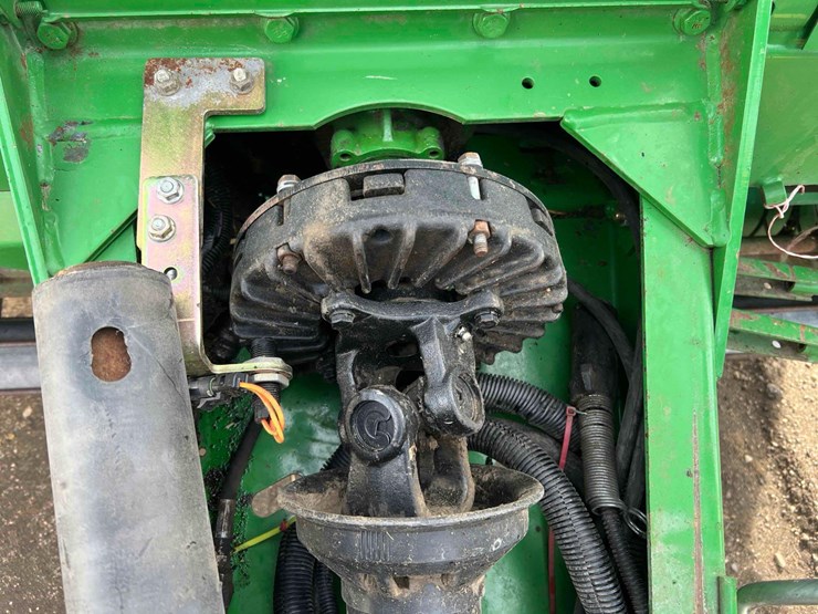 john-deere-568-image-23
