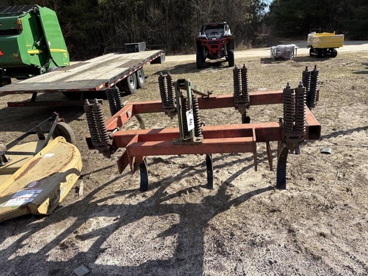 brillion-7-shank-3-pt-chisel-plow-image-2