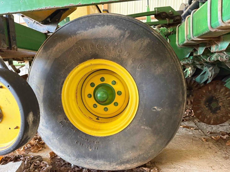 john-deere-7240-image-22