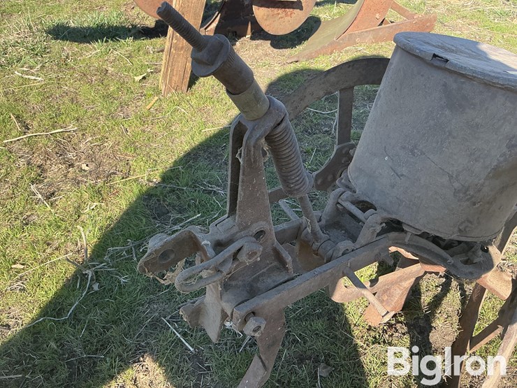 1-row-planter-image-13