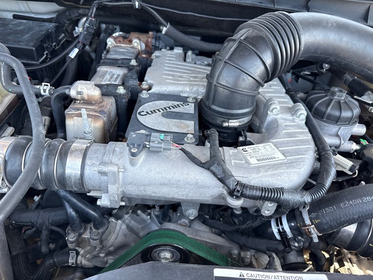 2017-nissan-titan-image-33