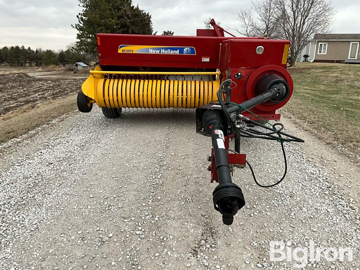 2011-new-holland-bc5070-image-2
